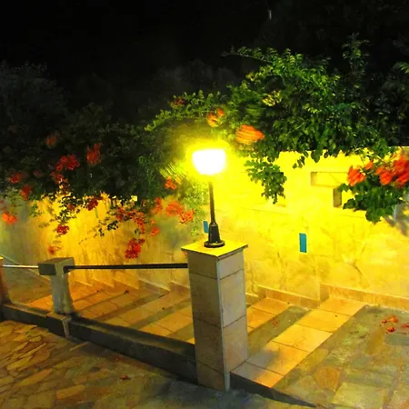 Castellino Zwillingsstudios 1 Kallithea (Rhodes)